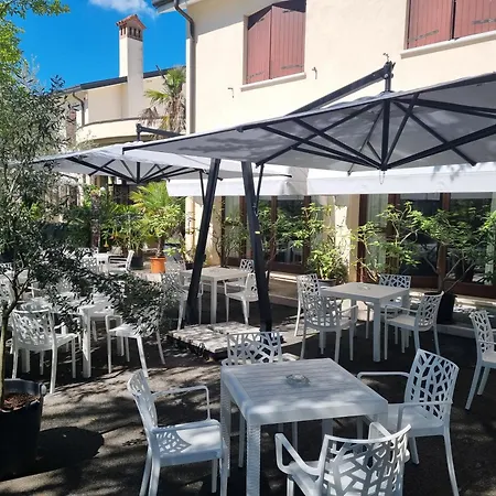 Piroga Padova ホテル