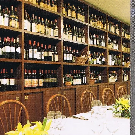 皮洛卡帕多瓦酒店 酒店