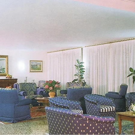 Piroga Padova מלון 4*