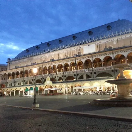 מלון Piroga Padova 4*